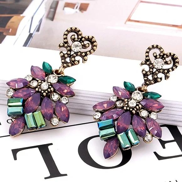 Any 2/$20! Vintage Look Lilac Flower Drop Stud Earrings - Picture 1 of 8